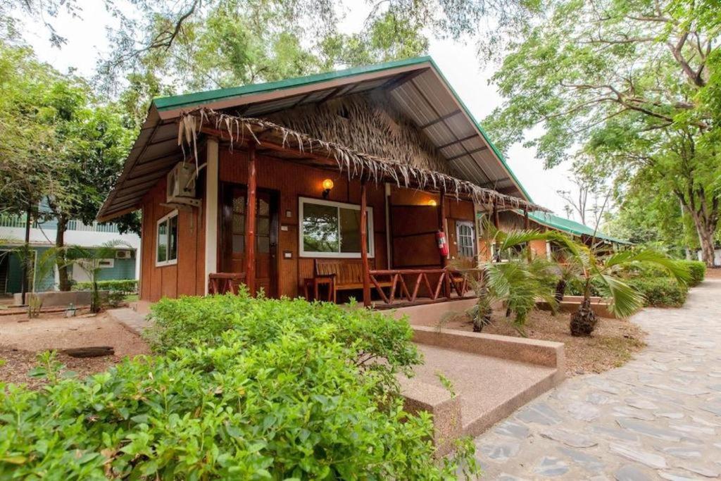 Varee Valley Resort And Restaurant Khon Kaen Dış mekan fotoğraf