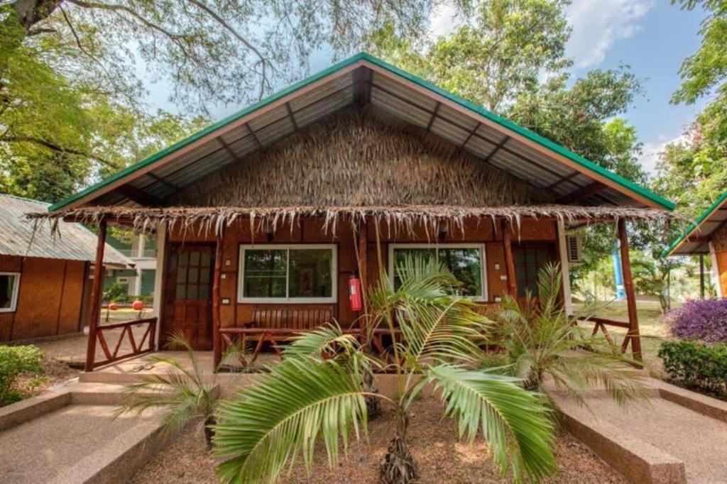 Varee Valley Resort And Restaurant Khon Kaen Dış mekan fotoğraf