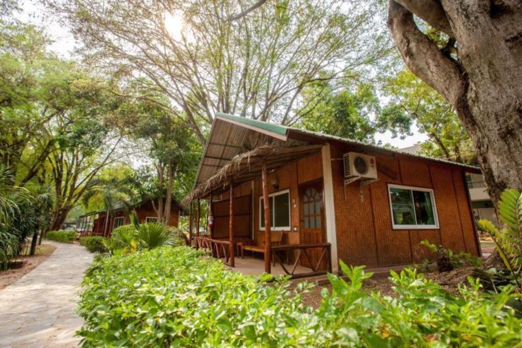 Varee Valley Resort And Restaurant Khon Kaen Dış mekan fotoğraf